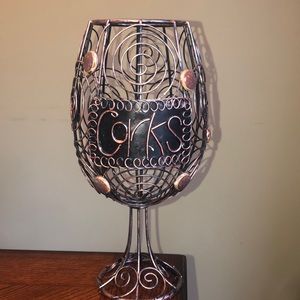 Decorative wire cork holder (color is brown copper color)